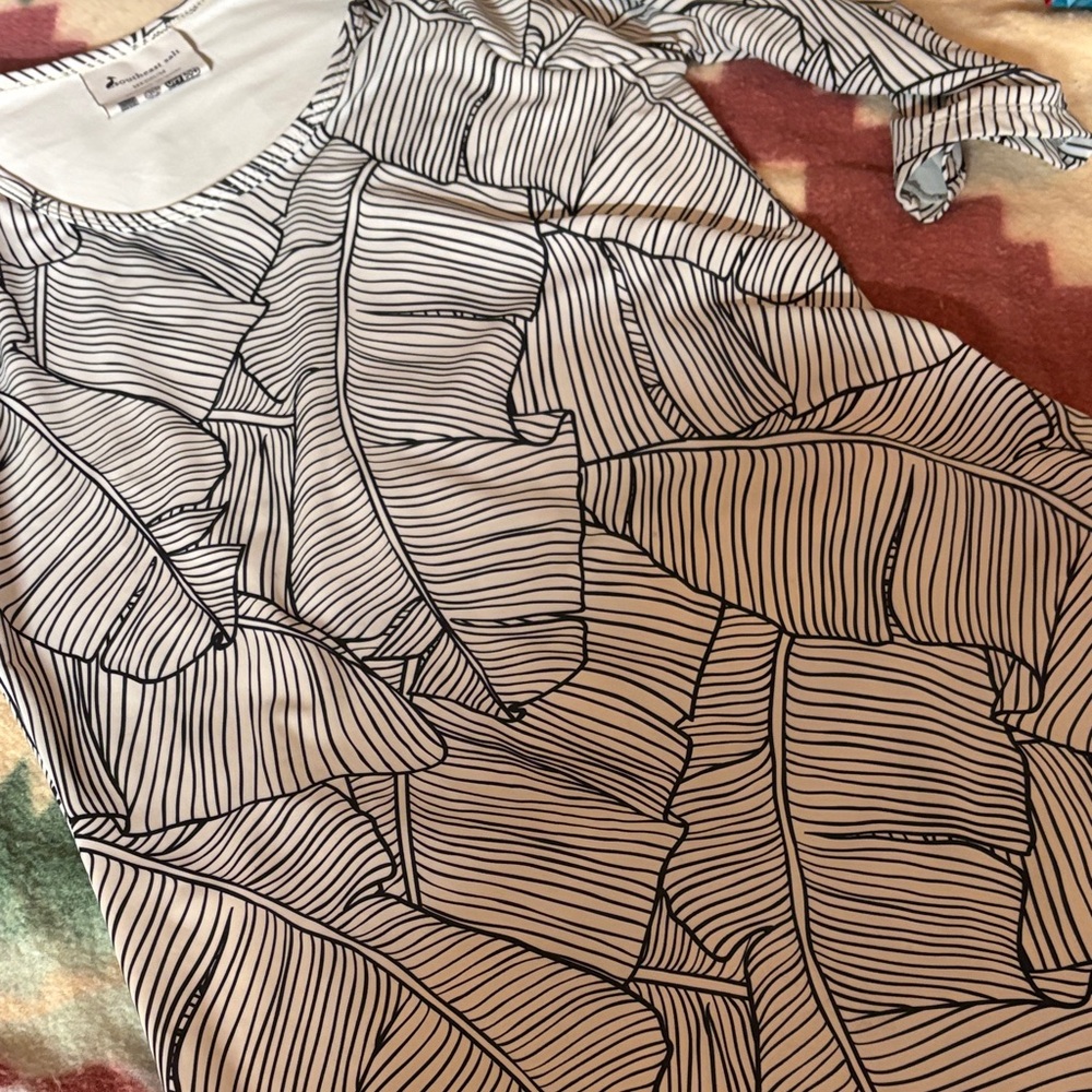 Black and White Leaf Print Women's Top